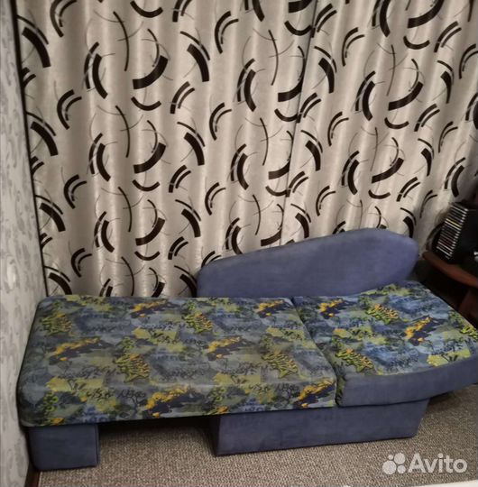 Диван