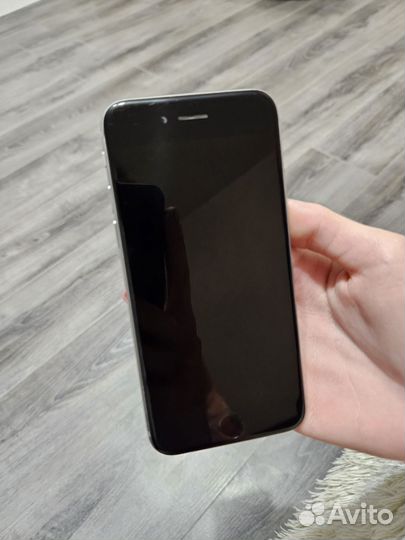 Телефон iPhone 6