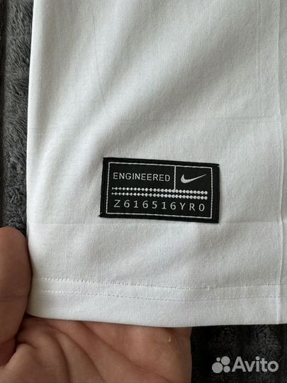 Футболка Nike белая