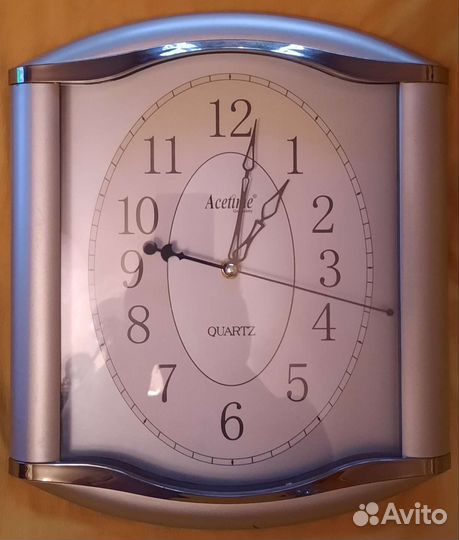 Часы настенные кварцевые и будильники