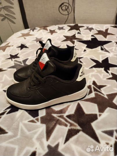 Кроссовки для мальчика новые
