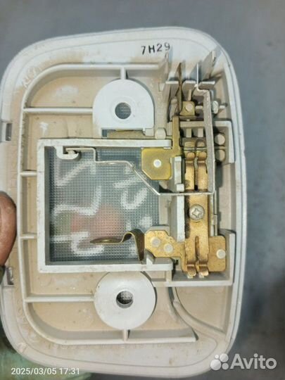 Плафон подсветки салона Mitsubishi Lancer седан