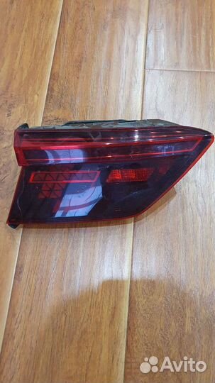 Фонарь левый задний внутренний Tiguan 2
