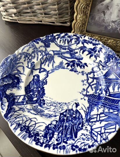 Антикварное блюдо Royal Crown Derby