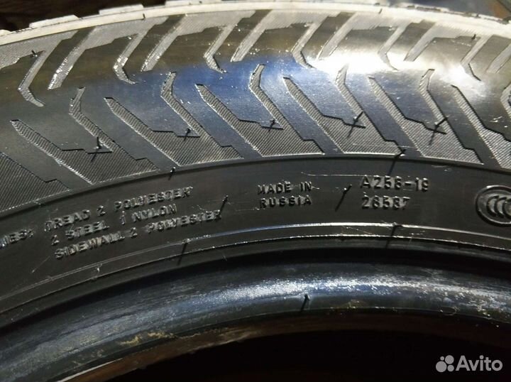 Nokian Tyres Hakkapeliitta 8 215/60 R16