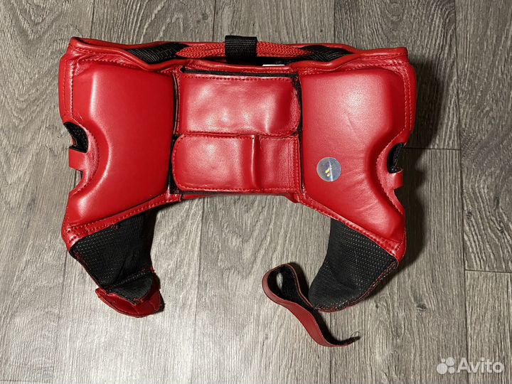 Боксерский шлем Clinch красный