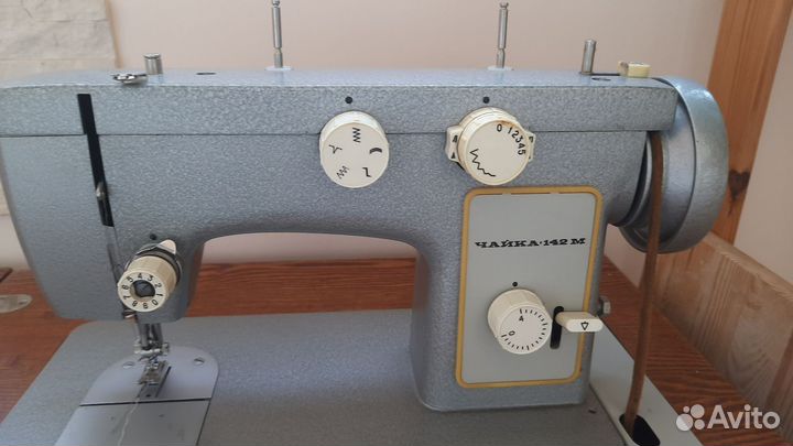 Швейная машина чайка 142
