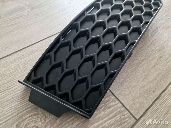 Решётка бампера правая Audi TT (2003-2006) Новая