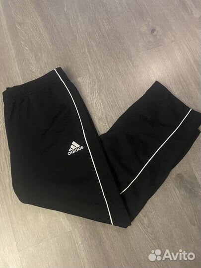Широкие штаны adidas