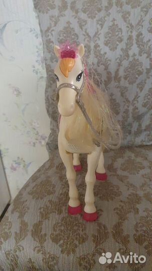 Интерактивная лошадка Барби