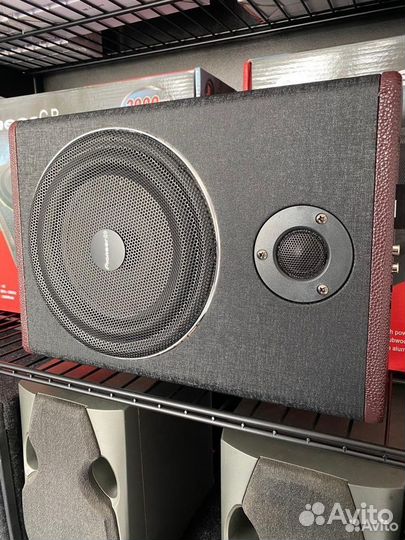 Сабвуфер под сидение