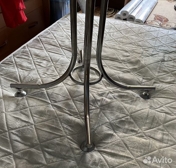 Стол обеденный