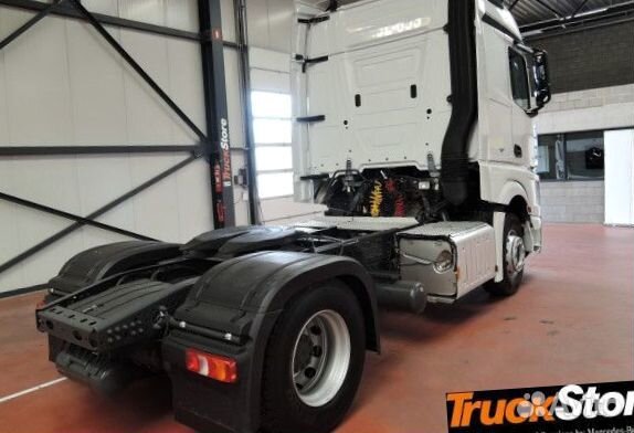 В разборке грузовик Mercedes,Actros mpiv с 2013