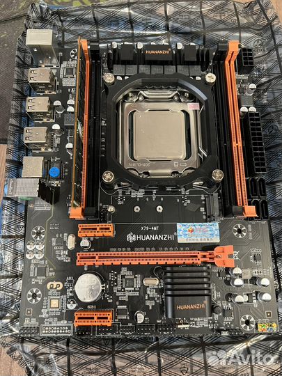 Комплект xeon e5 2689 + 16gb ddr3 + X79