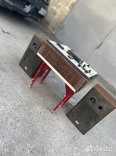 Катушечный магнитофон комета