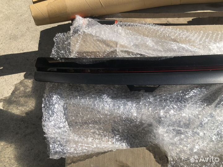 Стоп сигнал bentley flying spur 05-10