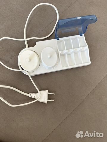 Кейс и зарядное устройство для зубной щетки OralB