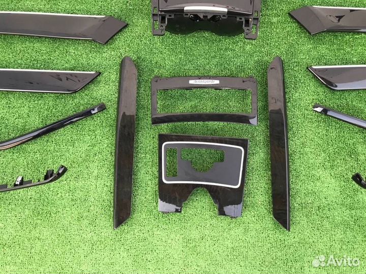 Накладка декоративная Mercedes-Benz E-350 W212