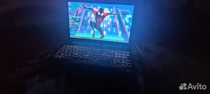 Игровой ноутбук i7 / 8gb / 2gb видеокарта SSD/HDD