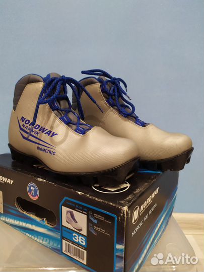 Пластиковые беговые лыжи и обувь к ним