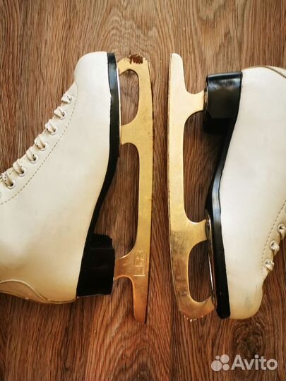 Коньки фигурные женские 39р белые кожзам