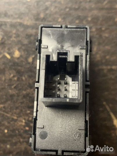 Кнопка аварийной сигнализации Skoda Octavia A7 FL