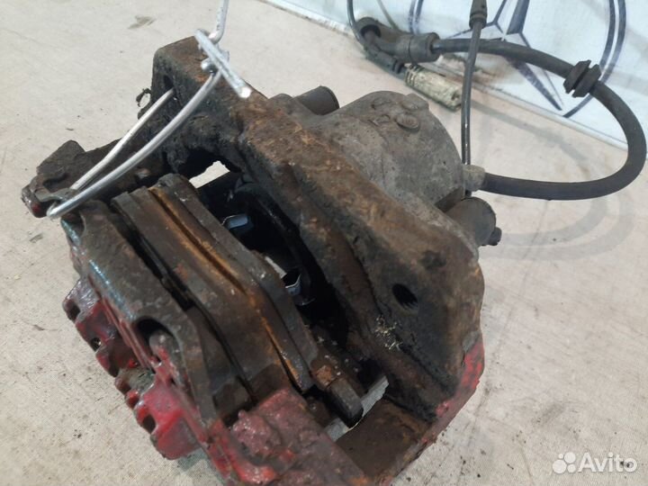 Суппорт тормозной передний левый Bmw 520 E60