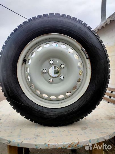 Nokian Tyres Hakkapeliitta R2 SUV 215/65 R16C 102
