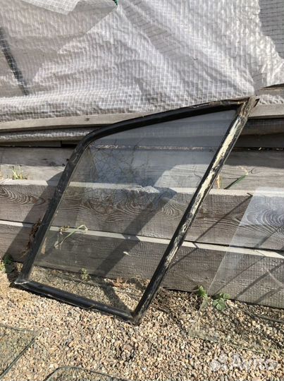 Стекло ваз 2104