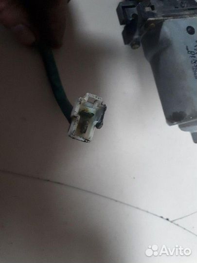 Стеклоподъемник электрический передний левый