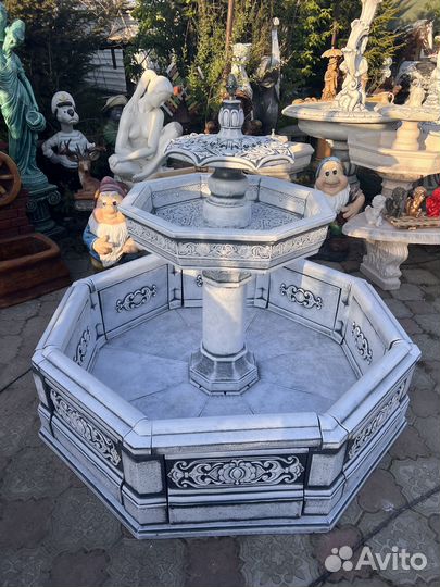 Фонтан с бассейном