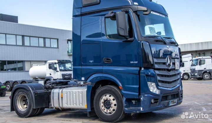 Pазбираем грузовик Mercedes-Benz Actros mpiv с 201