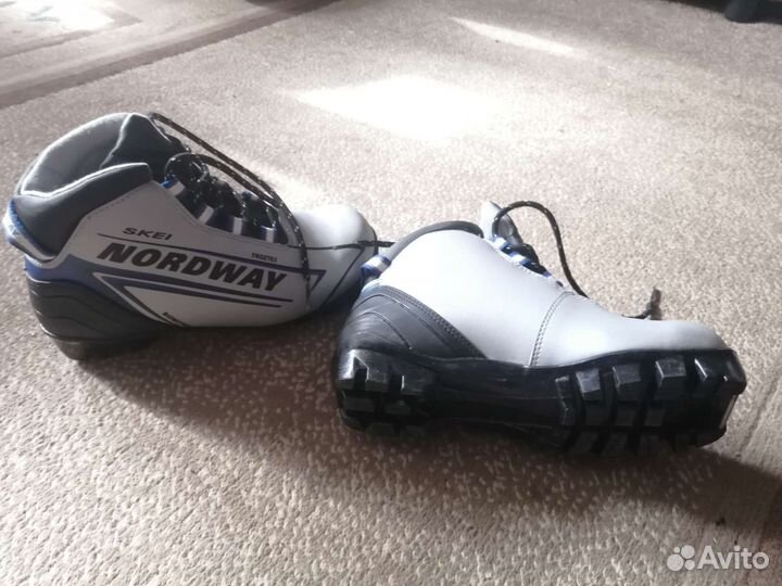 Лыжные ботинки