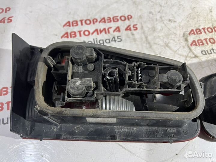 Фонарь в крышку багажника Renault Laguna 2