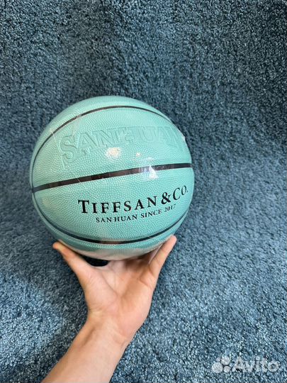 Баскетбольный мяч Tiffany&Co