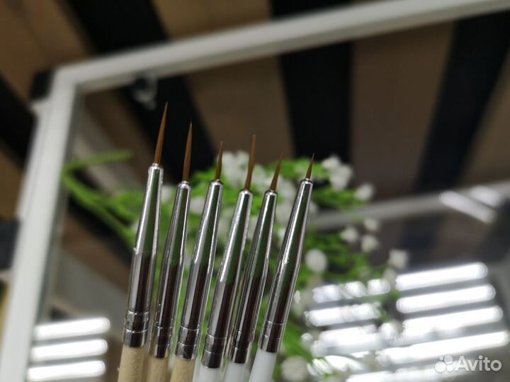 Кисть тонкая для маникюра