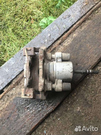 Суппорт задний лев-прав bmw e39