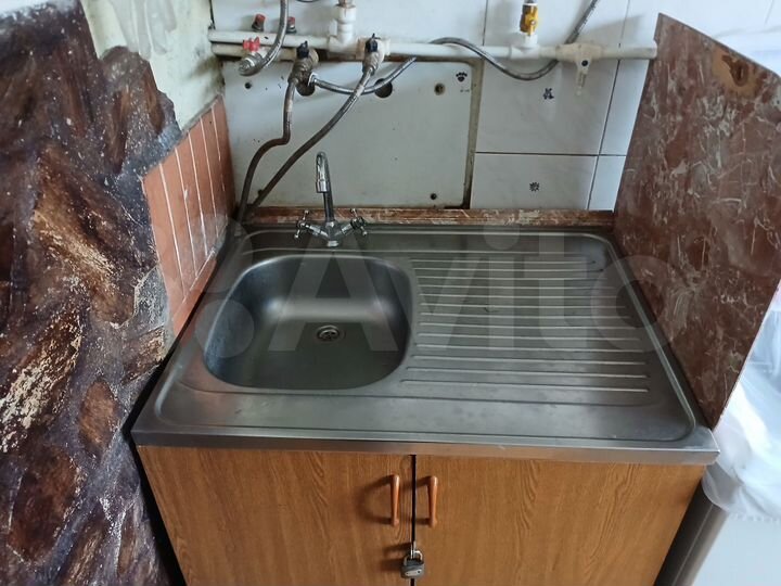 Комната 11 м² в 5-к., 2/2 эт.