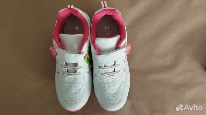 Кроссовки для девочки