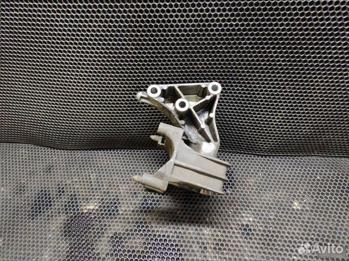 Кронштейн двс с подушкой Opel Vectra B