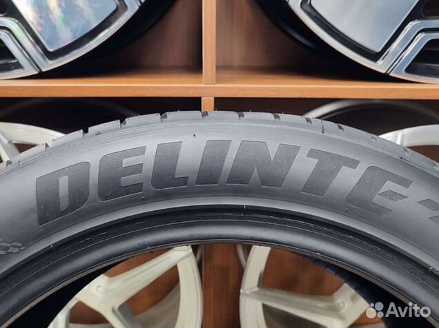 Delinte DS8 Desert Storm II 275/45 R20