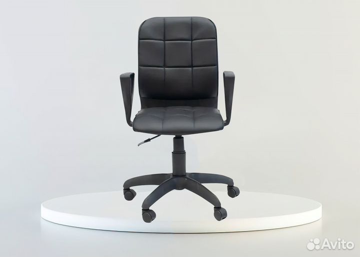 Офисное кресло Элегия М3 черное