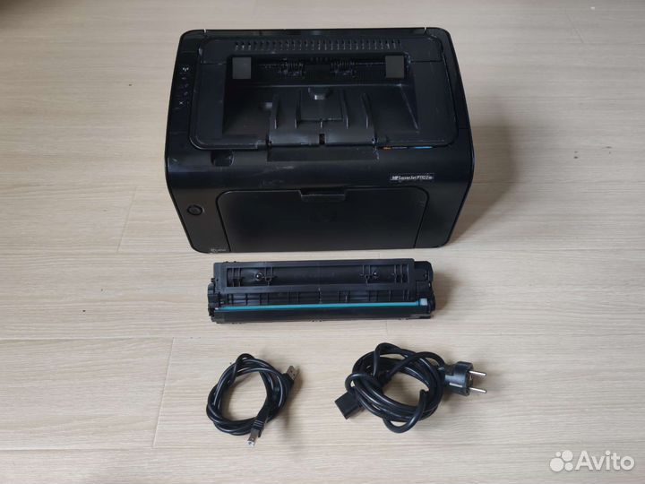 Почти новый принтер HP LaserJet 1102w пробег870стр