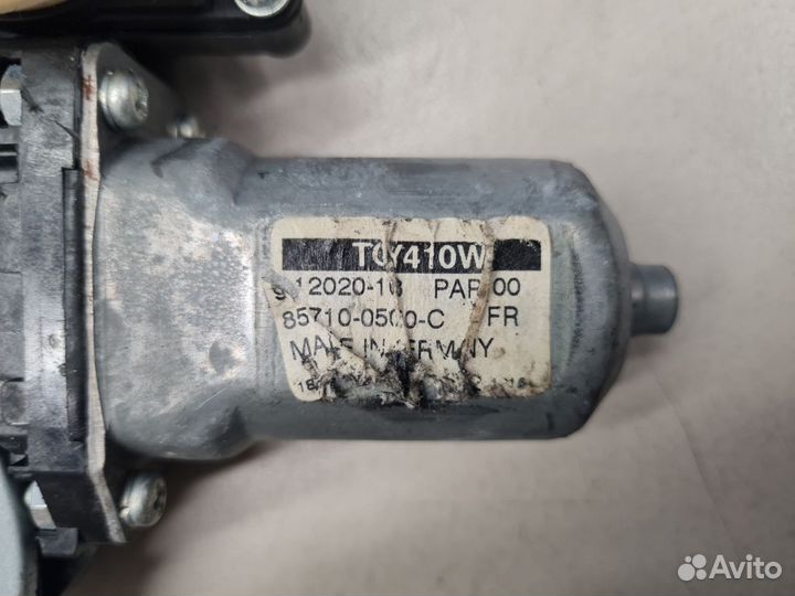 Моторчик стеклоподъёмника передний правый Toyota A