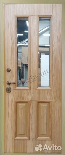 Входная двустворчатая дверь из массива дуба