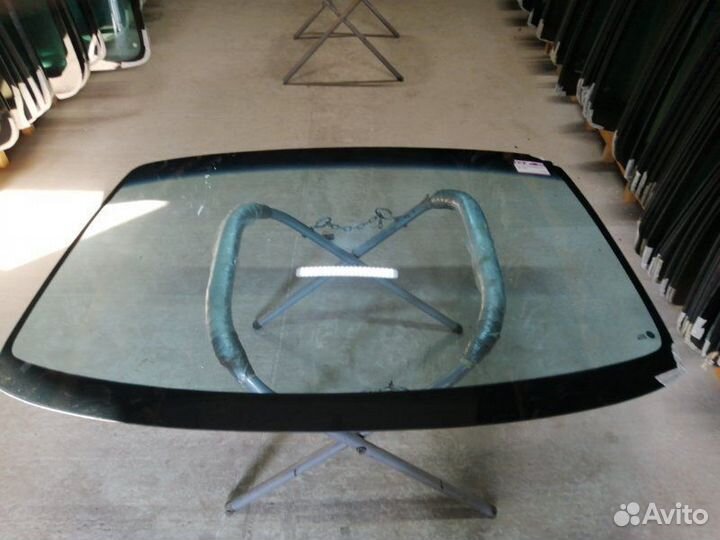 Стекло лобовое Hyundai Starex H1