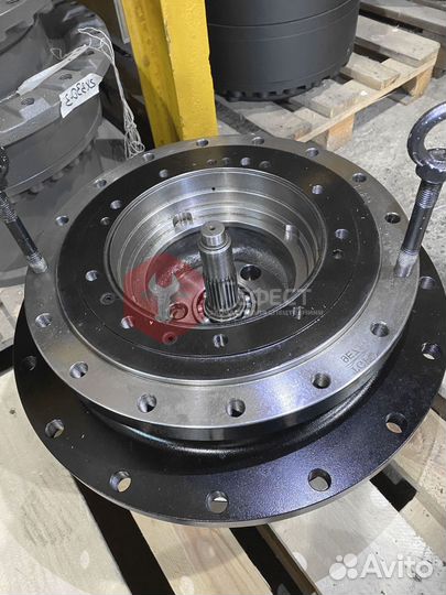 Редуктор хода Hitachi ZX160