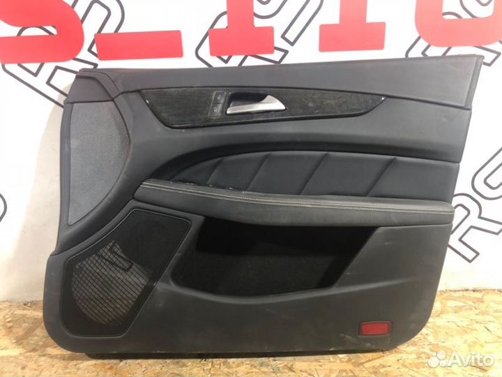 Обшивка двери передняя правая Mercedes-Benz