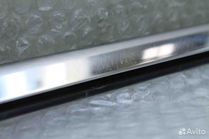 Накладка стекла заднего правого нижняя хром Infini