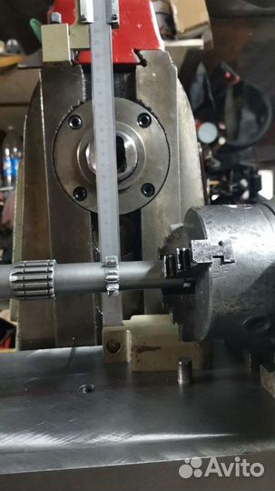 Токарь универсал